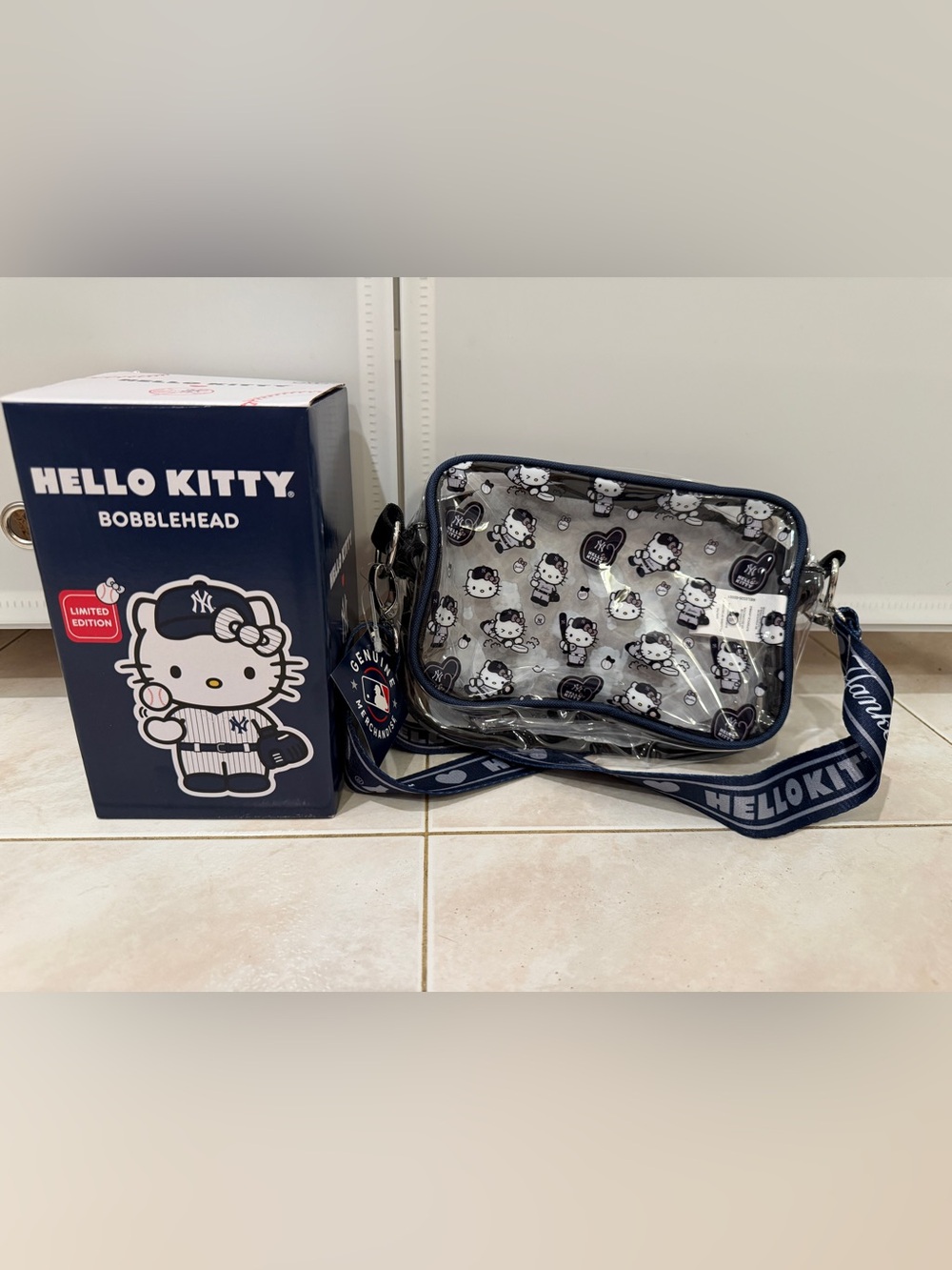 NWT Hello Kitty x Yankees Exclusive Bobble Head and Crossbody Bag